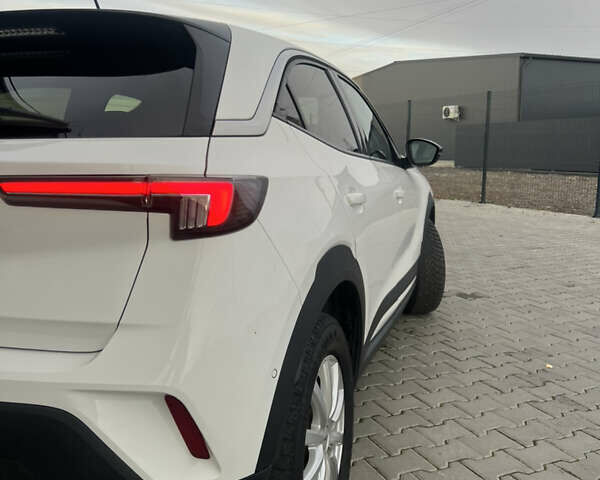 Белый Опель Mokka-e, объемом двигателя 0 л и пробегом 54 тыс. км за 15300 $, фото 7 на Automoto.ua