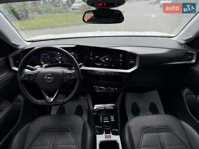 Белый Опель Mokka-e, объемом двигателя 0 л и пробегом 50 тыс. км за 16700 $, фото 61 на Automoto.ua