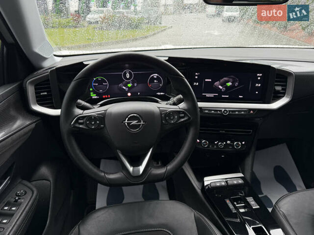 Белый Опель Mokka-e, объемом двигателя 0 л и пробегом 50 тыс. км за 16700 $, фото 57 на Automoto.ua