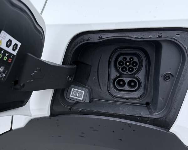 Білий Опель Mokka-e, об'ємом двигуна 0 л та пробігом 62 тис. км за 16400 $, фото 19 на Automoto.ua