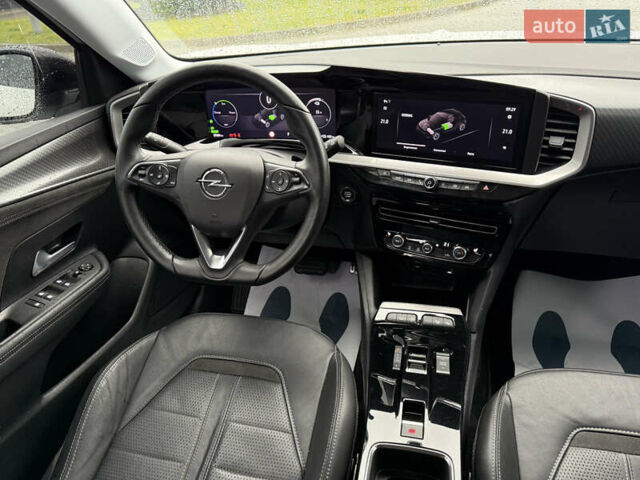 Белый Опель Mokka-e, объемом двигателя 0 л и пробегом 50 тыс. км за 16700 $, фото 63 на Automoto.ua