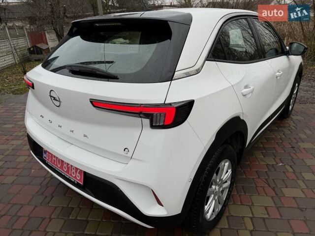 Белый Опель Mokka-e, объемом двигателя 0 л и пробегом 46 тыс. км за 16900 $, фото 5 на Automoto.ua