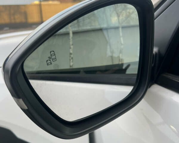 Белый Опель Mokka-e, объемом двигателя 0 л и пробегом 54 тыс. км за 15300 $, фото 20 на Automoto.ua