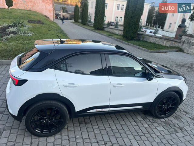 Белый Опель Mokka-e, объемом двигателя 0 л и пробегом 50 тыс. км за 16900 $, фото 3 на Automoto.ua