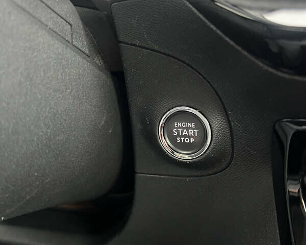 Белый Опель Mokka-e, объемом двигателя 0 л и пробегом 54 тыс. км за 15300 $, фото 27 на Automoto.ua