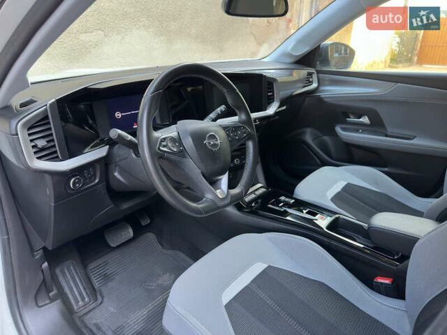 Белый Опель Mokka-e, объемом двигателя 0 л и пробегом 27 тыс. км за 15800 $, фото 18 на Automoto.ua