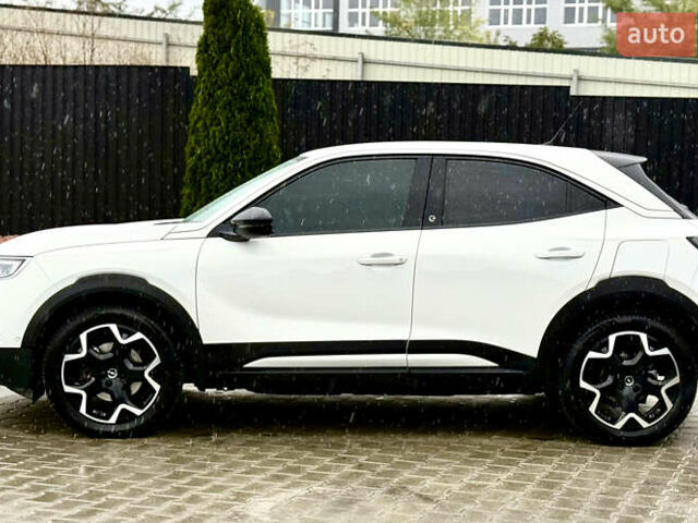 Белый Опель Mokka-e, объемом двигателя 0 л и пробегом 50 тыс. км за 16700 $, фото 25 на Automoto.ua