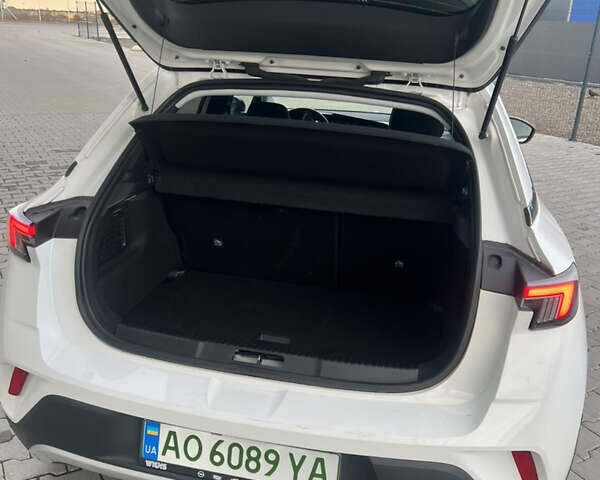 Белый Опель Mokka-e, объемом двигателя 0 л и пробегом 54 тыс. км за 15300 $, фото 15 на Automoto.ua