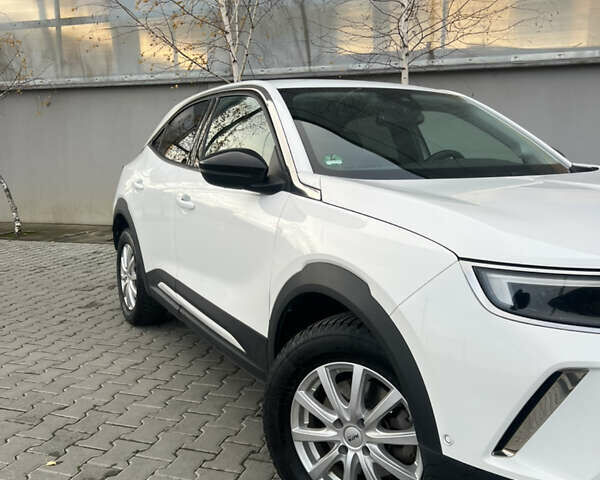 Белый Опель Mokka-e, объемом двигателя 0 л и пробегом 54 тыс. км за 15300 $, фото 3 на Automoto.ua