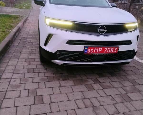 Белый Опель Mokka-e, объемом двигателя 0 л и пробегом 43 тыс. км за 15955 $, фото 6 на Automoto.ua
