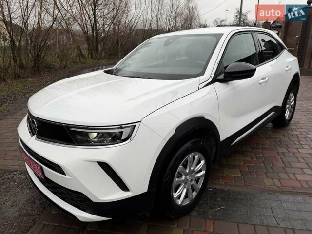 Белый Опель Mokka-e, объемом двигателя 0 л и пробегом 46 тыс. км за 16900 $, фото 1 на Automoto.ua