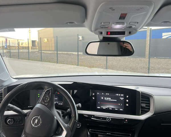 Белый Опель Mokka-e, объемом двигателя 0 л и пробегом 54 тыс. км за 15300 $, фото 22 на Automoto.ua