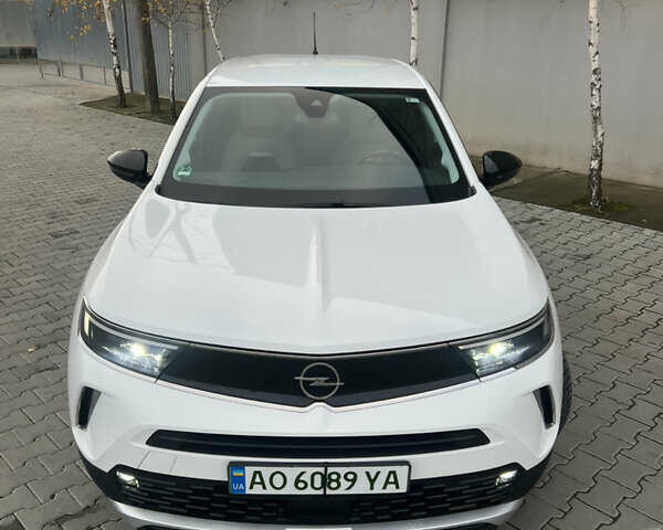 Белый Опель Mokka-e, объемом двигателя 0 л и пробегом 54 тыс. км за 15300 $, фото 14 на Automoto.ua
