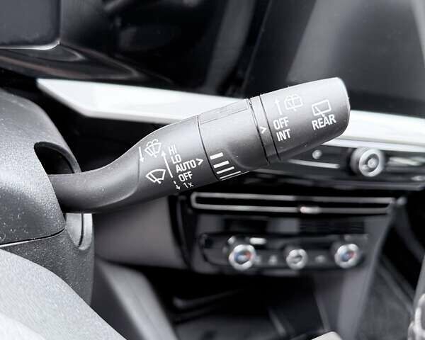 Білий Опель Mokka-e, об'ємом двигуна 0 л та пробігом 62 тис. км за 16400 $, фото 11 на Automoto.ua