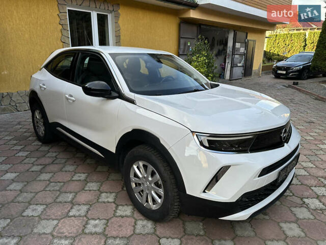 Белый Опель Mokka-e, объемом двигателя 0 л и пробегом 27 тыс. км за 15800 $, фото 8 на Automoto.ua