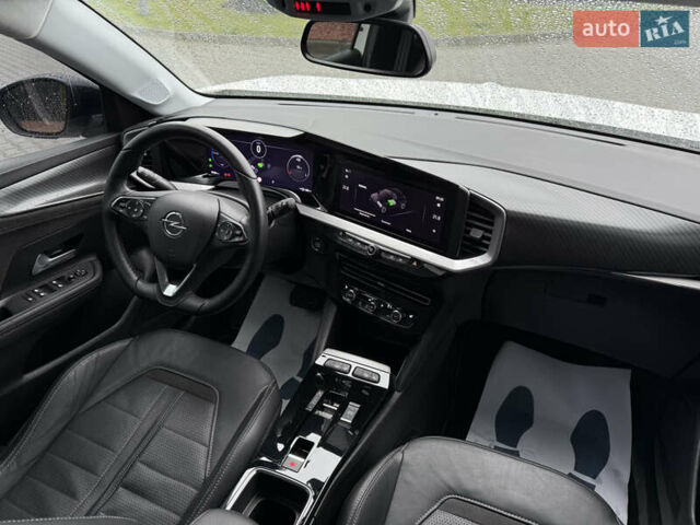 Белый Опель Mokka-e, объемом двигателя 0 л и пробегом 50 тыс. км за 16700 $, фото 66 на Automoto.ua