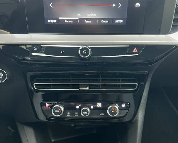 Белый Опель Mokka-e, объемом двигателя 0 л и пробегом 54 тыс. км за 15300 $, фото 25 на Automoto.ua