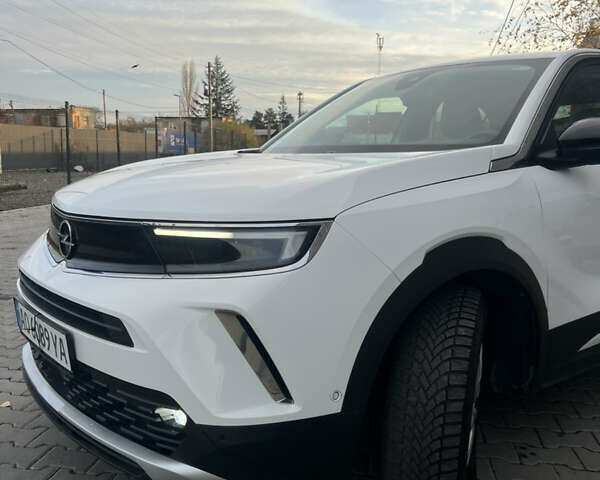 Белый Опель Mokka-e, объемом двигателя 0 л и пробегом 54 тыс. км за 15300 $, фото 11 на Automoto.ua
