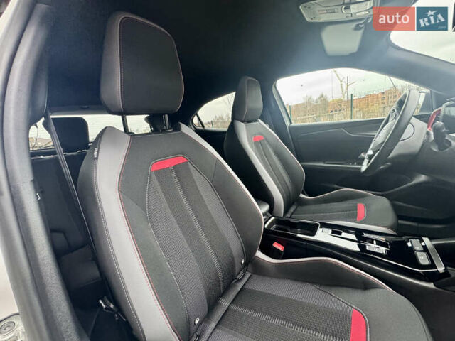 Белый Опель Mokka-e, объемом двигателя 0 л и пробегом 14 тыс. км за 18900 $, фото 22 на Automoto.ua