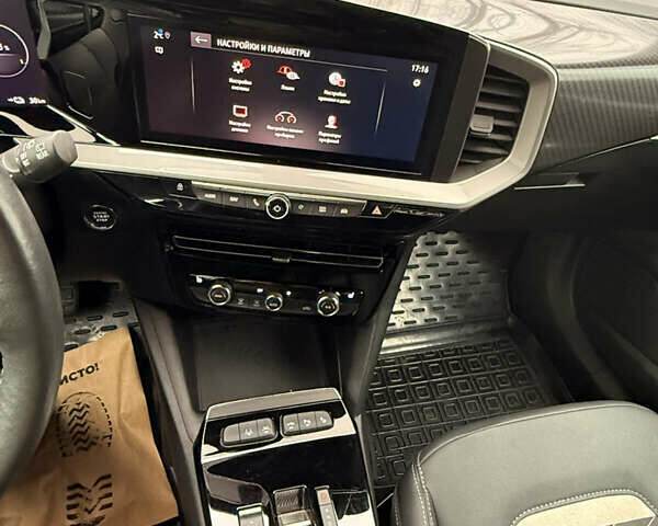 Білий Опель Mokka-e, об'ємом двигуна 0 л та пробігом 29 тис. км за 16700 $, фото 33 на Automoto.ua