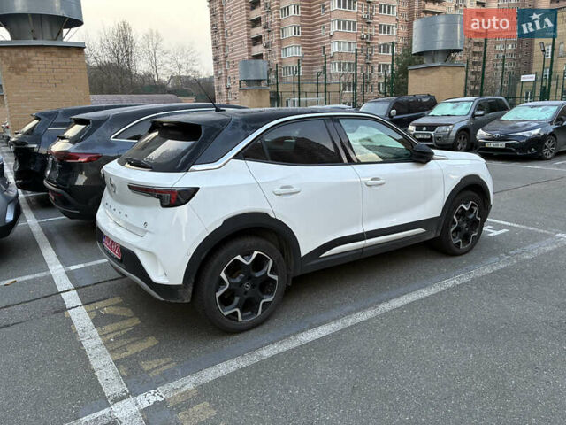 Белый Опель Mokka-e, объемом двигателя 0 л и пробегом 13 тыс. км за 19500 $, фото 4 на Automoto.ua