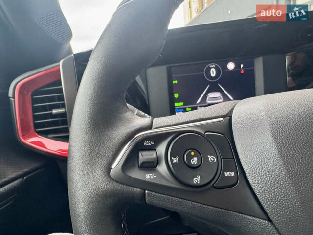 Белый Опель Mokka-e, объемом двигателя 0 л и пробегом 14 тыс. км за 18900 $, фото 45 на Automoto.ua