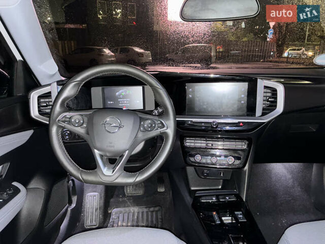 Білий Опель Mokka-e, об'ємом двигуна 0 л та пробігом 16 тис. км за 17900 $, фото 10 на Automoto.ua