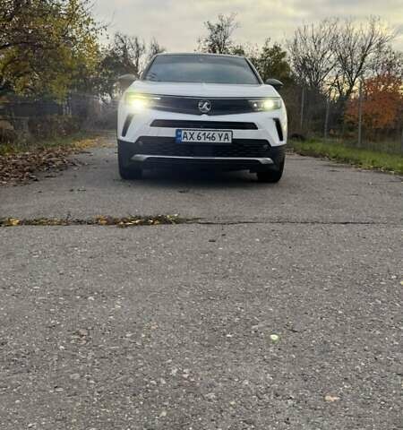 Белый Опель Mokka-e, объемом двигателя 0 л и пробегом 29 тыс. км за 18000 $, фото 2 на Automoto.ua