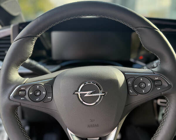 Білий Опель Mokka-e, об'ємом двигуна 0 л та пробігом 1 тис. км за 27315 $, фото 25 на Automoto.ua