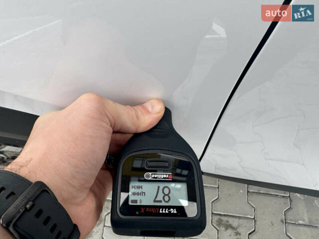 Белый Опель Mokka-e, объемом двигателя 0 л и пробегом 14 тыс. км за 18900 $, фото 80 на Automoto.ua