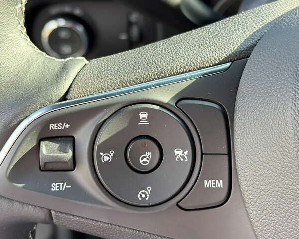 Білий Опель Mokka-e, об'ємом двигуна 0 л та пробігом 1 тис. км за 27315 $, фото 26 на Automoto.ua