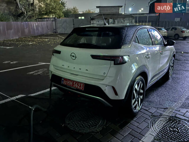 Білий Опель Mokka-e, об'ємом двигуна 0 л та пробігом 16 тис. км за 17900 $, фото 6 на Automoto.ua