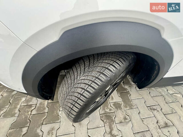 Белый Опель Mokka-e, объемом двигателя 0 л и пробегом 14 тыс. км за 18900 $, фото 13 на Automoto.ua