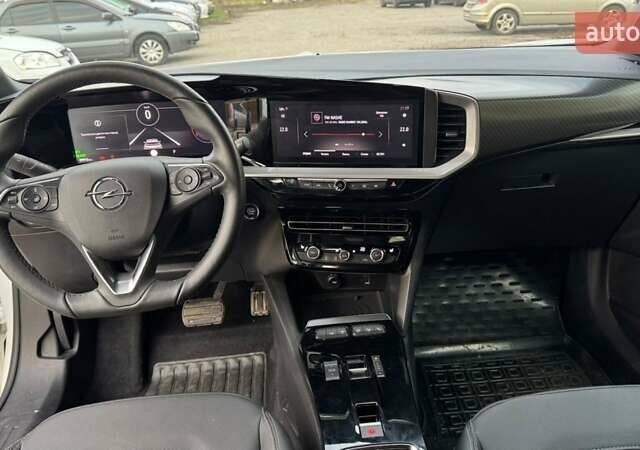 Белый Опель Mokka-e, объемом двигателя 0 л и пробегом 29 тыс. км за 18000 $, фото 10 на Automoto.ua