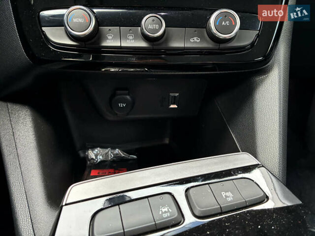 Білий Опель Mokka-e, об'ємом двигуна 0 л та пробігом 8 тис. км за 18500 $, фото 16 на Automoto.ua