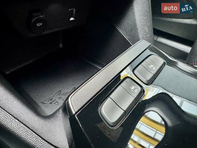 Белый Опель Mokka-e, объемом двигателя 0 л и пробегом 14 тыс. км за 18900 $, фото 50 на Automoto.ua