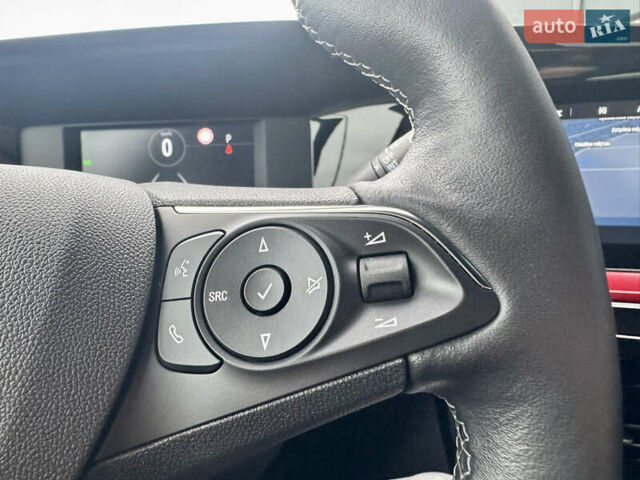 Белый Опель Mokka-e, объемом двигателя 0 л и пробегом 14 тыс. км за 18900 $, фото 44 на Automoto.ua