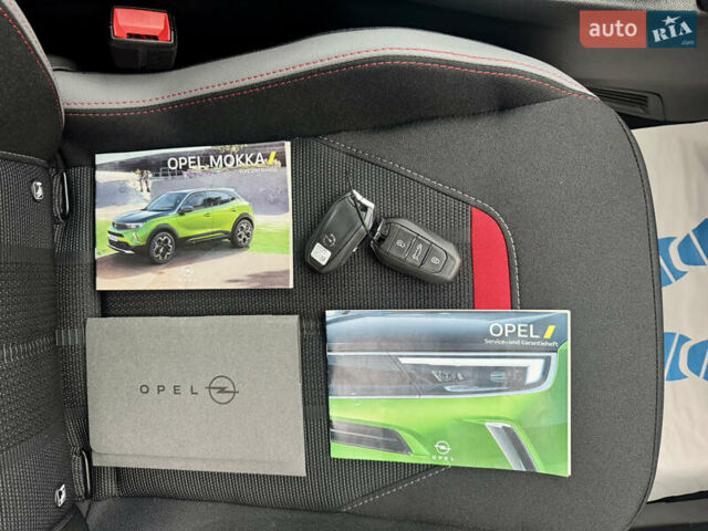 Белый Опель Mokka-e, объемом двигателя 0 л и пробегом 14 тыс. км за 18900 $, фото 82 на Automoto.ua