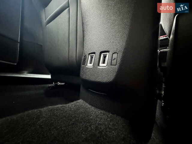 Белый Опель Mokka-e, объемом двигателя 0 л и пробегом 14 тыс. км за 18900 $, фото 36 на Automoto.ua