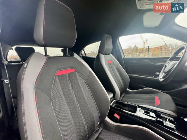 Белый Опель Mokka-e, объемом двигателя 0 л и пробегом 14 тыс. км за 18900 $, фото 24 на Automoto.ua