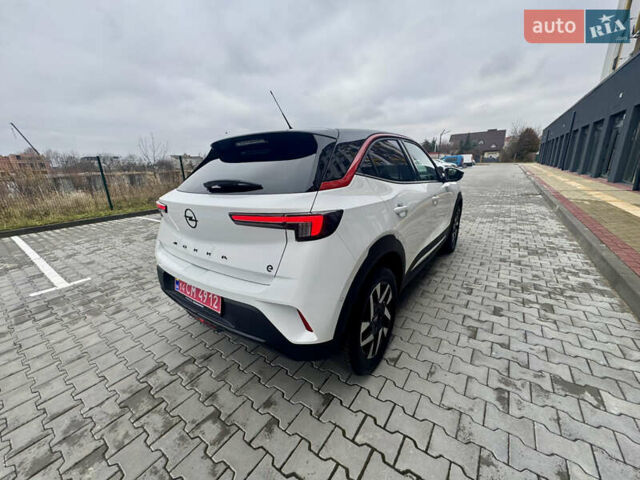 Белый Опель Mokka-e, объемом двигателя 0 л и пробегом 14 тыс. км за 18900 $, фото 4 на Automoto.ua