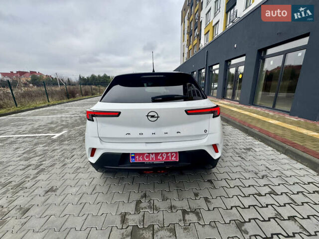 Белый Опель Mokka-e, объемом двигателя 0 л и пробегом 14 тыс. км за 18900 $, фото 5 на Automoto.ua