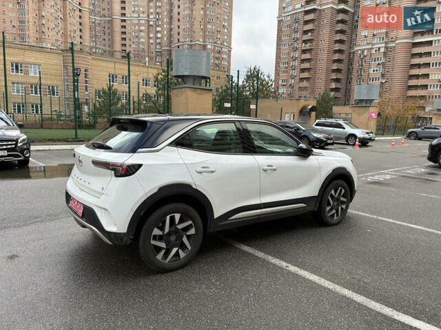 Білий Опель Mokka-e, об'ємом двигуна 0 л та пробігом 8 тис. км за 18500 $, фото 5 на Automoto.ua