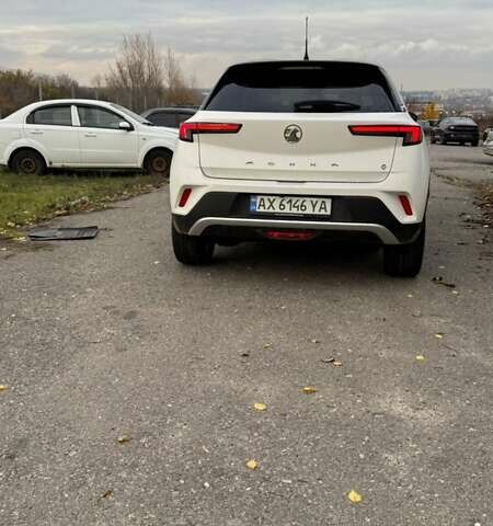 Белый Опель Mokka-e, объемом двигателя 0 л и пробегом 29 тыс. км за 18000 $, фото 4 на Automoto.ua