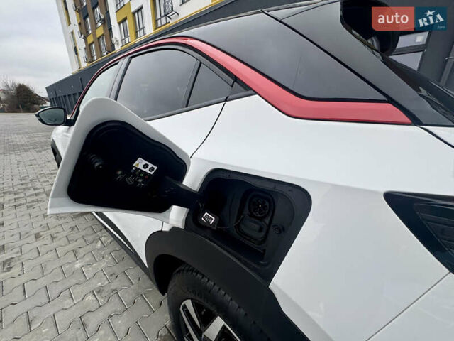 Белый Опель Mokka-e, объемом двигателя 0 л и пробегом 14 тыс. км за 18900 $, фото 37 на Automoto.ua