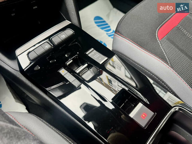 Белый Опель Mokka-e, объемом двигателя 0 л и пробегом 14 тыс. км за 18900 $, фото 51 на Automoto.ua