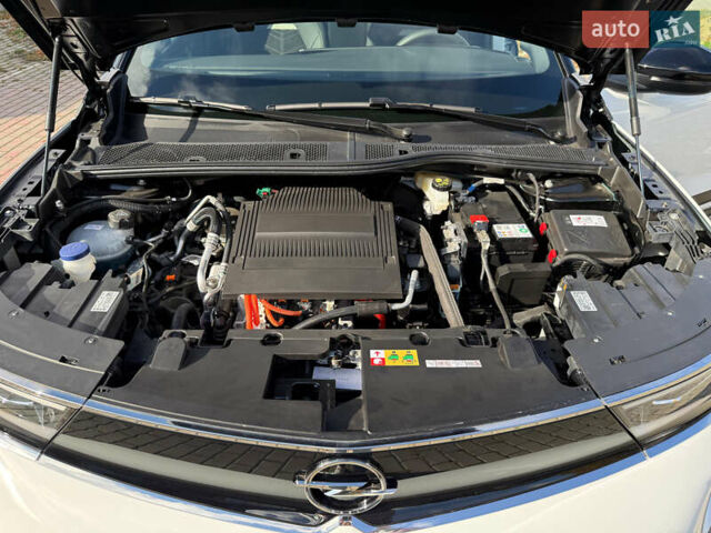 Білий Опель Mokka-e, об'ємом двигуна 0 л та пробігом 1 тис. км за 27315 $, фото 9 на Automoto.ua