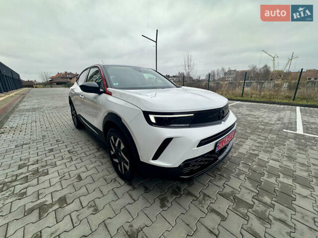 Белый Опель Mokka-e, объемом двигателя 0 л и пробегом 14 тыс. км за 18900 $, фото 3 на Automoto.ua