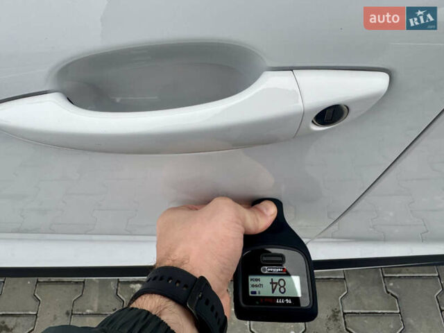 Белый Опель Mokka-e, объемом двигателя 0 л и пробегом 14 тыс. км за 18900 $, фото 78 на Automoto.ua