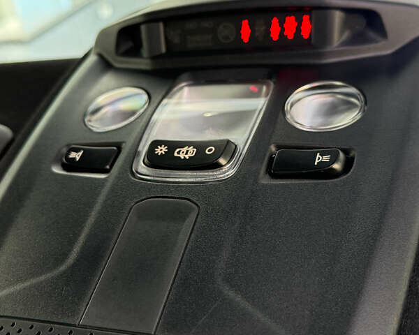 Білий Опель Mokka-e, об'ємом двигуна 0 л та пробігом 1 тис. км за 27315 $, фото 42 на Automoto.ua